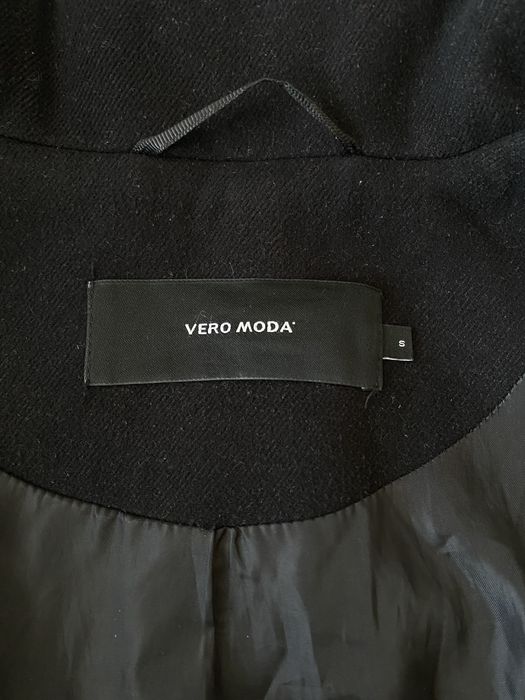 Vero Moda S płaszcz czarny oversize długi
