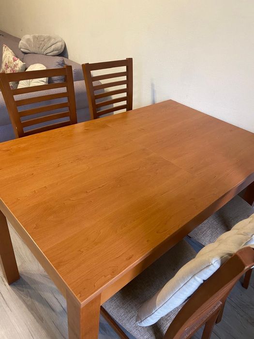 Krzesla i stol do salonu