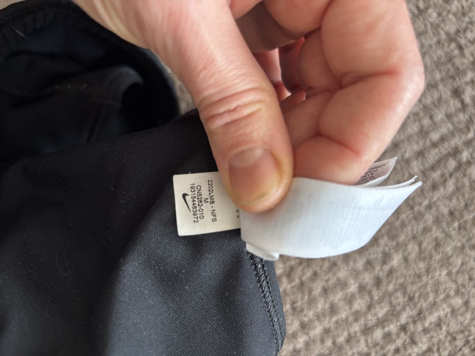 Спортивний топ Nike