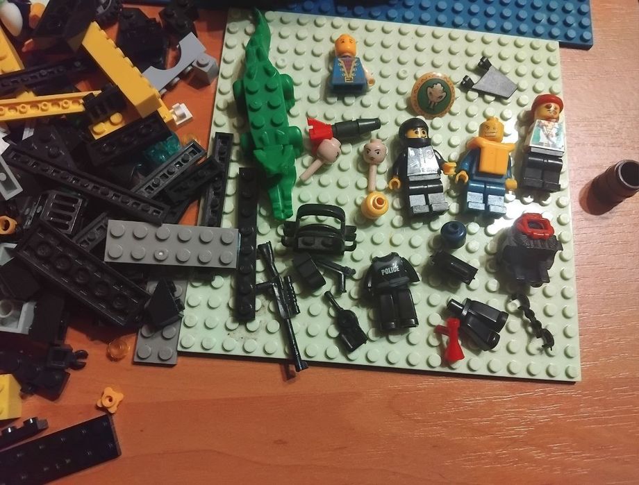 Продам конструктор лего.