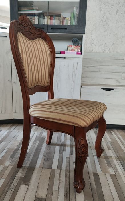 Стул резной под старину