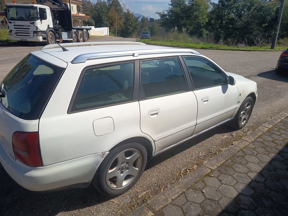 Audi a 4 B5 110 motor e caixa em muito bom estado