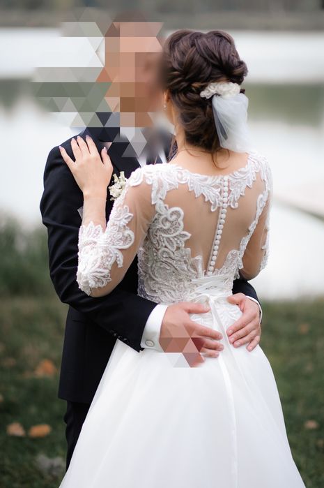 Продам весільну сукню