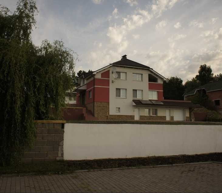 Оренда гарного будинку-котеджу на березі Дніпра, с. Кедина гора