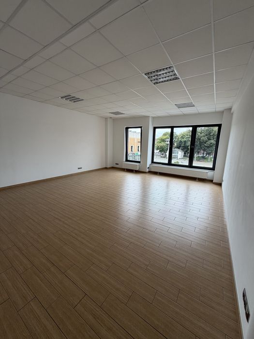 Lokal uslugowy, Centrum - Plac Pkooju
