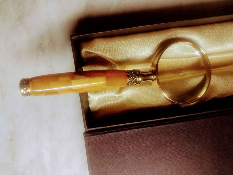 Продаж сувеніра " Лупа", ( " Янтар Полісся)"