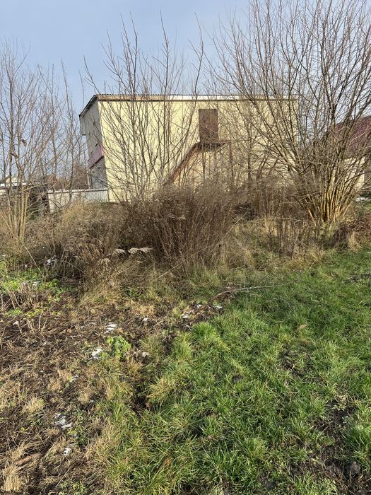 Продається діючий магазин в центрі Жашкова