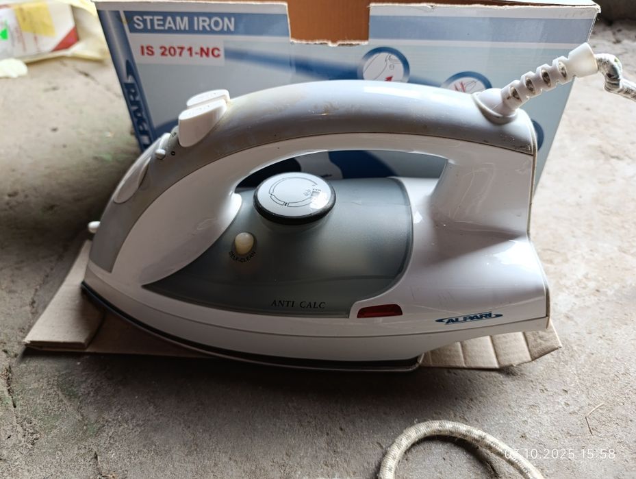 Праска, утюг Alpari Steam Iron IS-2071 NC