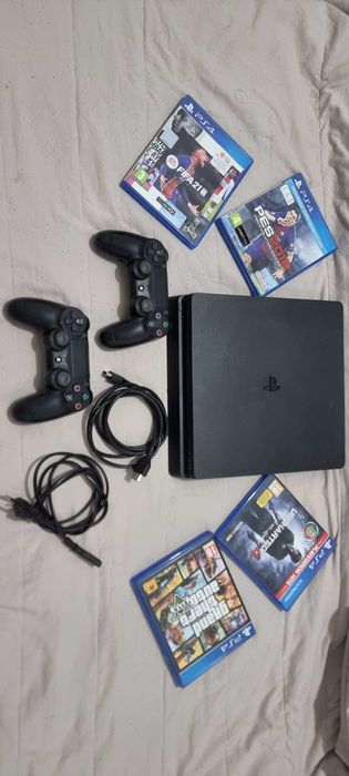 PS4 Slim 500gb + 2 Comandos