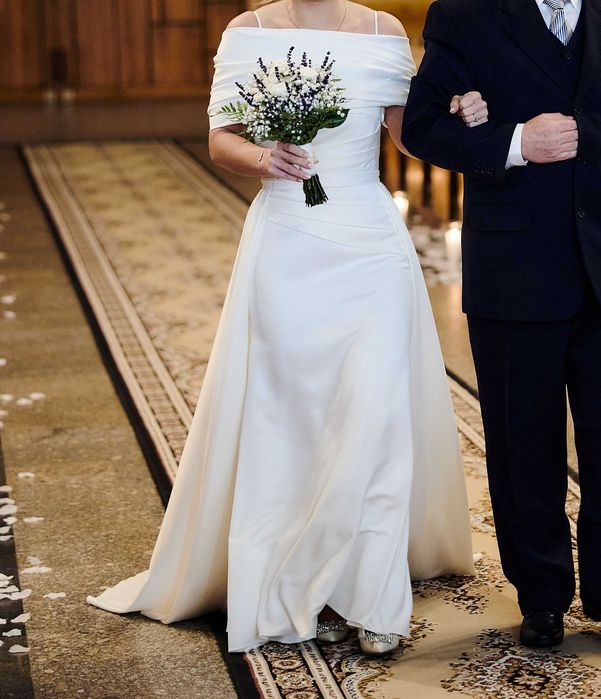 Suknia ślubna jedwabna satyna odpinany tren na pasku bolerko