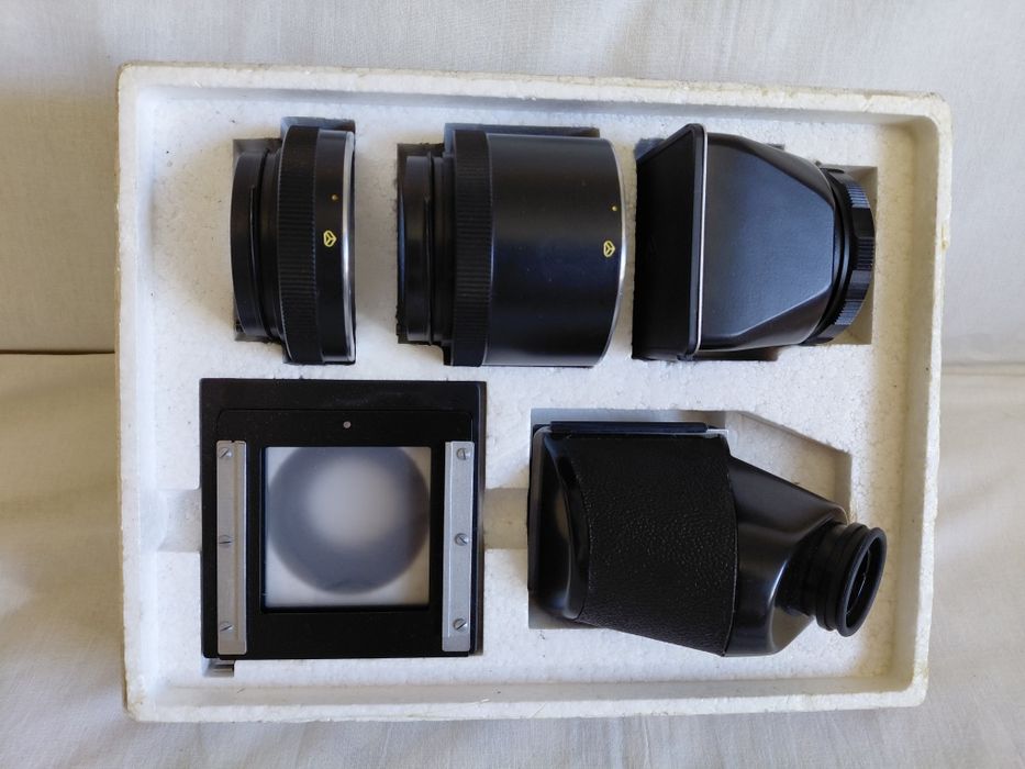 Комплект до фотоапарат Салют-С, Київ-88. Ціна договірна.