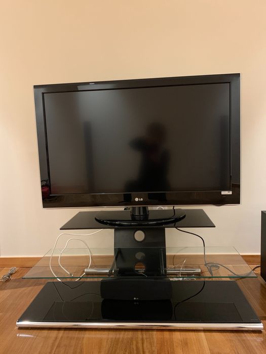 Móvel TV em vidro temperado como novo!!