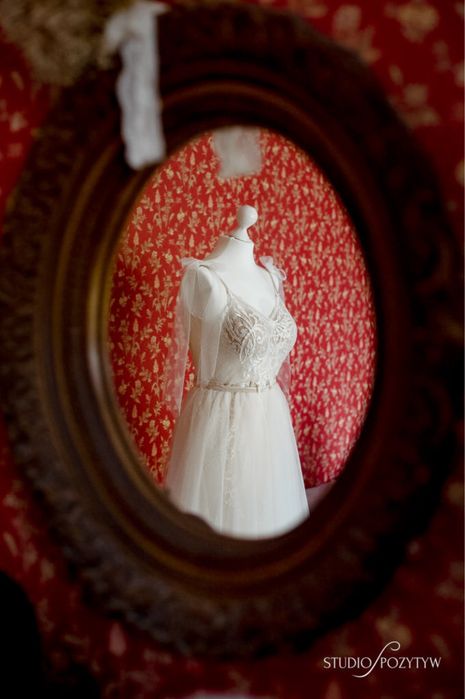 Suknia ślubna (2 elementowa - odpinany tiul) - rozm. XS