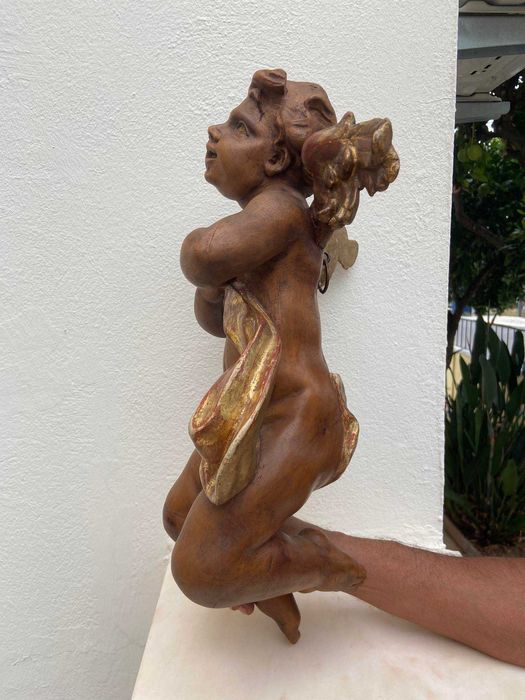 Par de anjos barrocos esculpidos em madeira Sec. XVIII