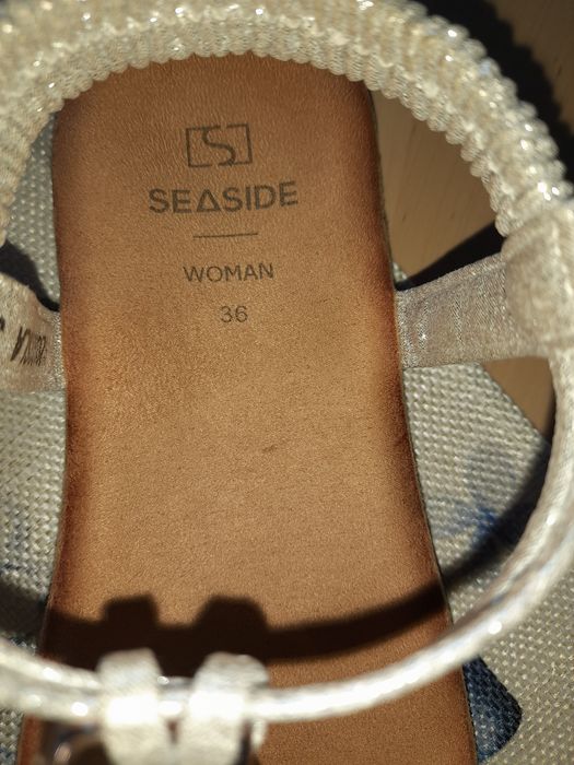 Sandálias rasas prateadas