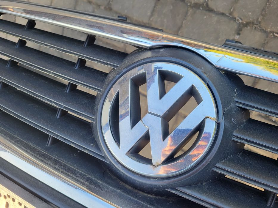 Zderzak przedni vw passat b6 06r z grilem lakier lb5m halogen kompletn