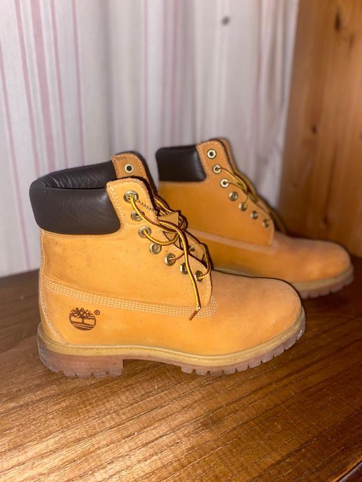 Vendo bota original tamamho 42 nova praticamete