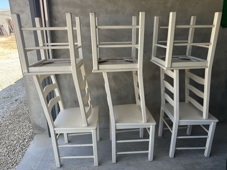 Mesa em Pedra maciça e cadeiras