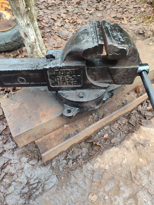 Тиски слесарные 140 мм