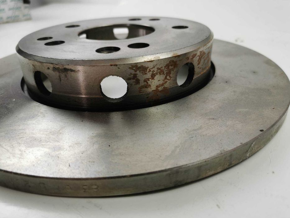 Tarcze hamulcowe przód Mercedes W124 S124 C124 BREMBO 08.475.30/0249