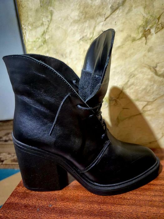 Продам шкіряні ботинки-сапожки