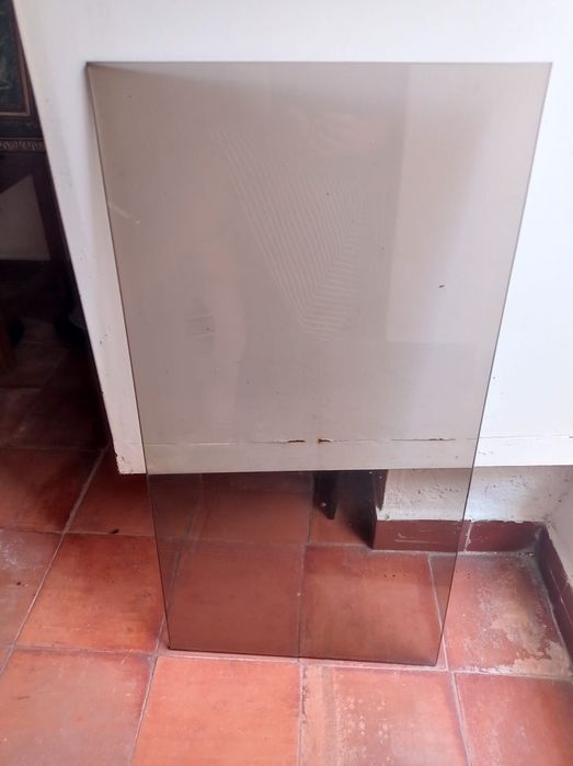 Prateleira de vidro castanho fumado