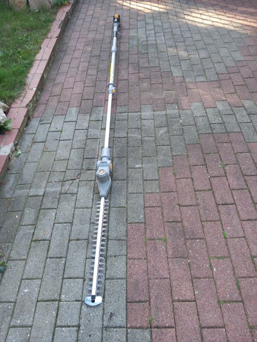 Pila / Nożyce na wysięgniku  Titan 51cm 18V TTT831HDC 1 x 5 Ah