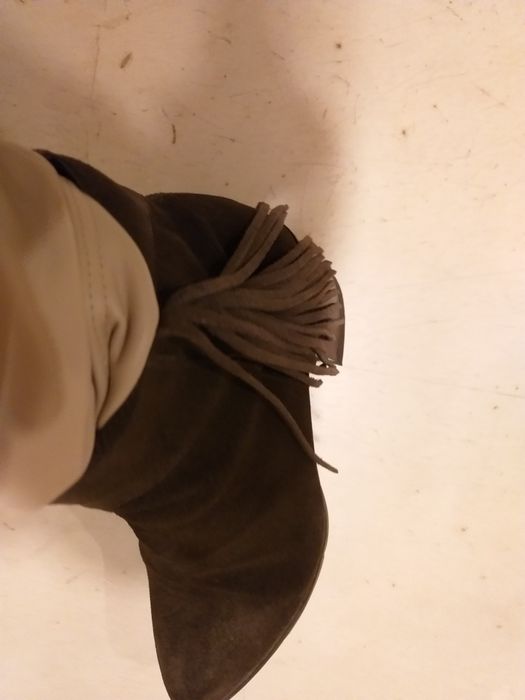 Botins castanhos camurça