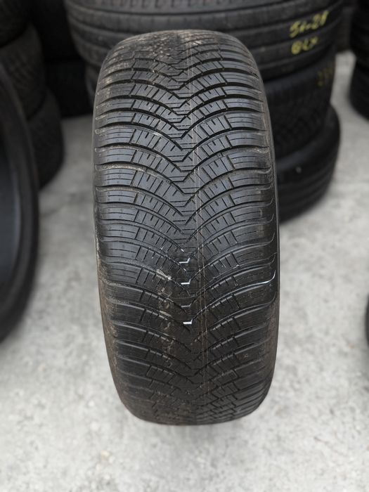 Opona 225/50/18 Kumho Solus 4S Ah32 pojedynka