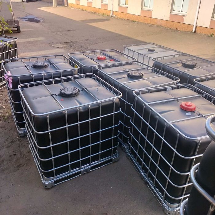 Продам єврокуб чорного кольору на 1000л стан нового.