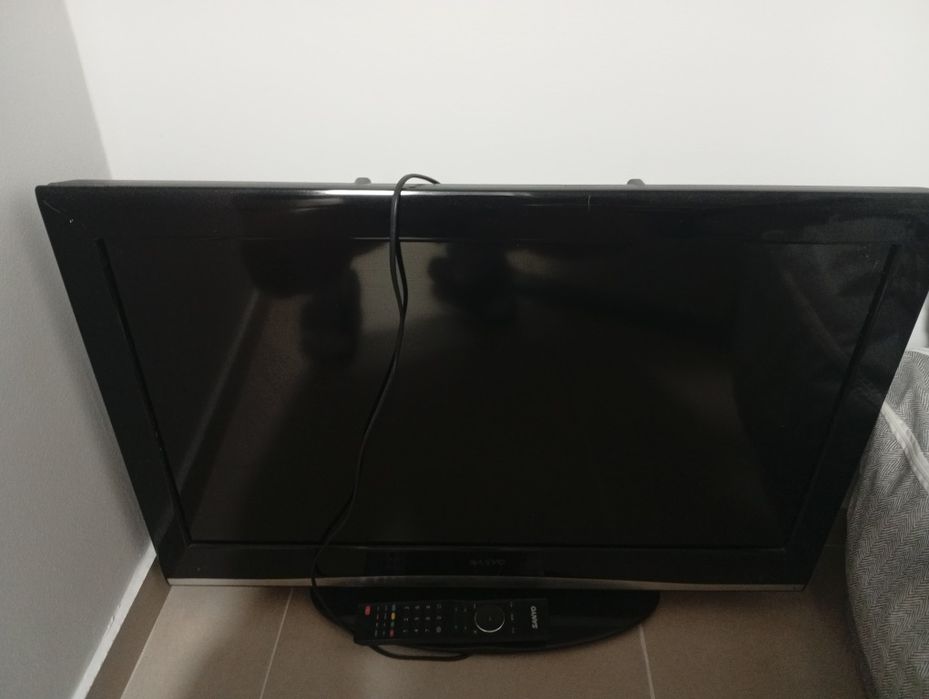 Televisão Sanyo com comando original  75 cm