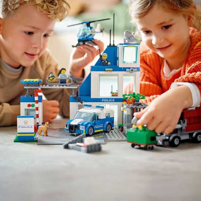 Конструктор LEGO City Поліцейська дільниця ОРИГІНАЛ (60316)