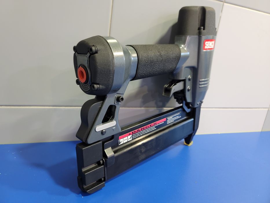 Гвоздезабиватель Штифпистолет Степлер Senco Finish Pro 18 15-50