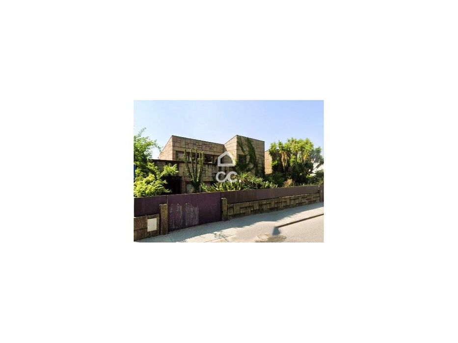 Moradia Unifamiliar Isolada com Piscina e Jardim Lote de 1.240 m² e...