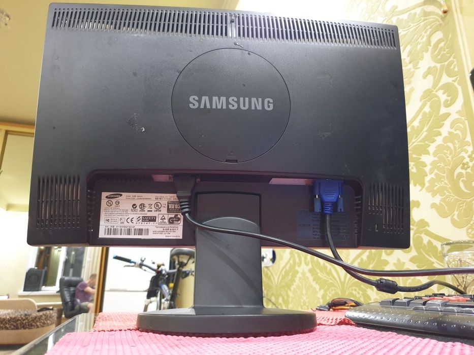 Монитор Samsung SyncMaster 943NW