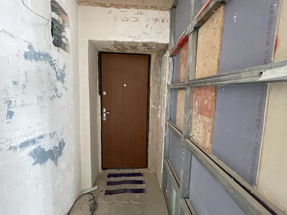 Продам 1-кімн  Ст Бандери   2-й поверх Добротного  Будинка