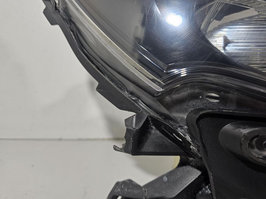 Renault clio iii 3 lift lampa przód przednia soczewka prawa