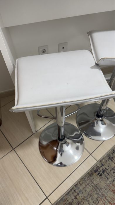Conjunto mesa com bancos