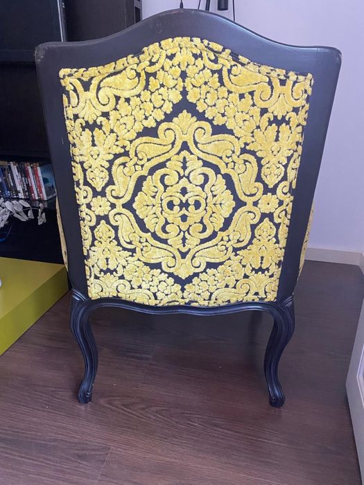 Cadeira Berger com repousa pes e almofadas