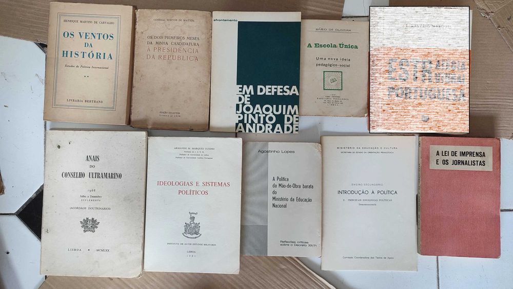 31 Livros antigos Tema Politica