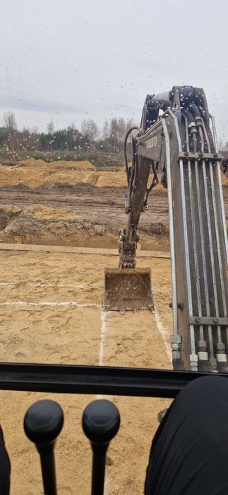 Usługi minikoparką 2.7t