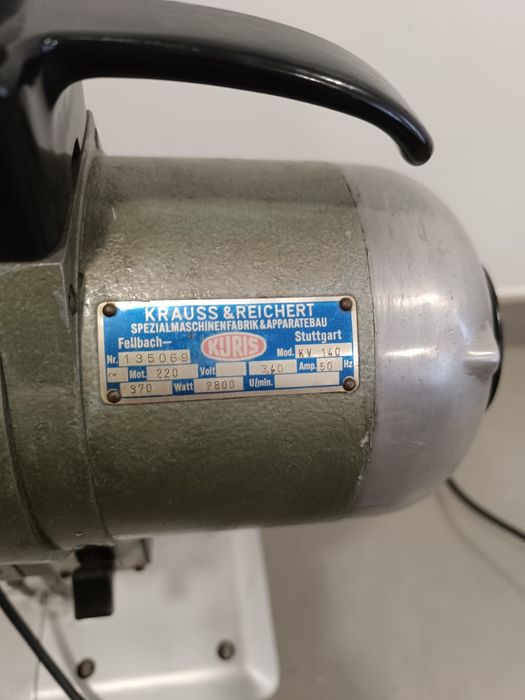 Máquina de Corte de Tecidos Krauss & Reichert (Usada, a Funcionar)