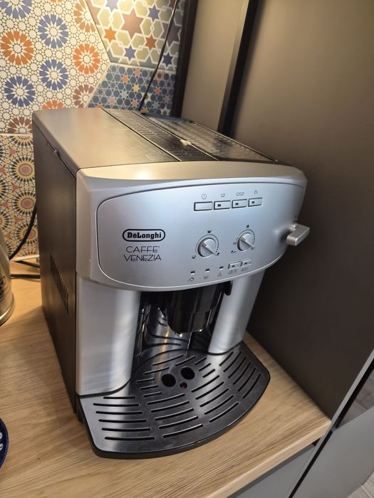 Ekspres DELONGHI Caffe Venezia ESAM 2200 - sprawny - sprawny
