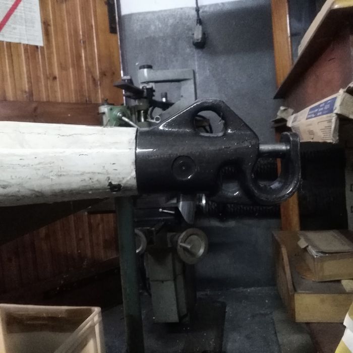 Spinakarbom długość 400 cm.średnica 8cm.