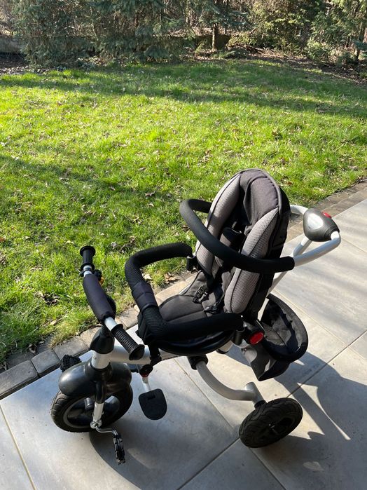 Rowerek trzykolowy Wroom. Skladana raczka.