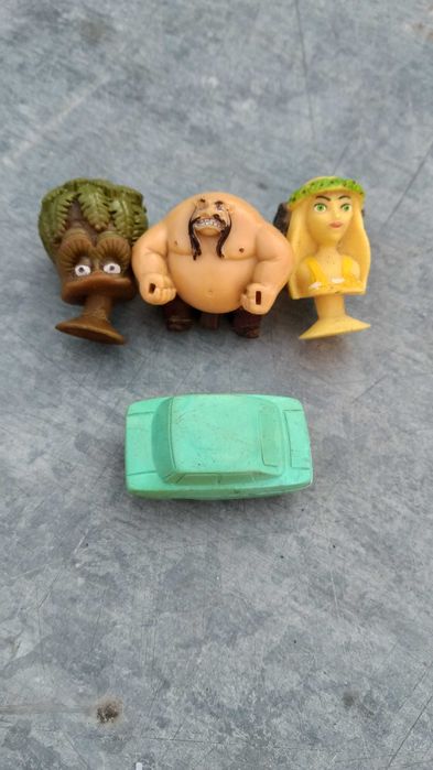 Игрушка – киндер «Тугарин», стикезы.