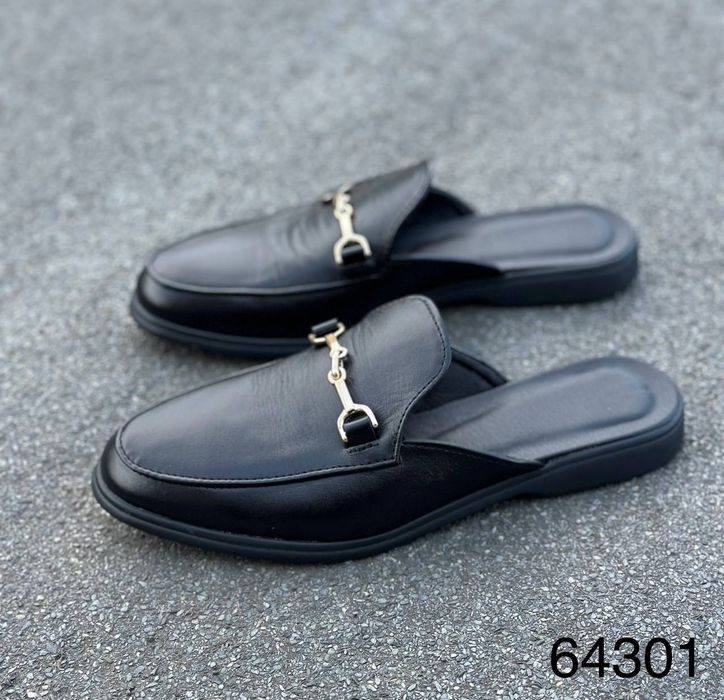 Жіночі шкіряні шльопанці мюлі в кольорах