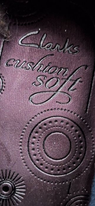 Buty na obcasie Clarks