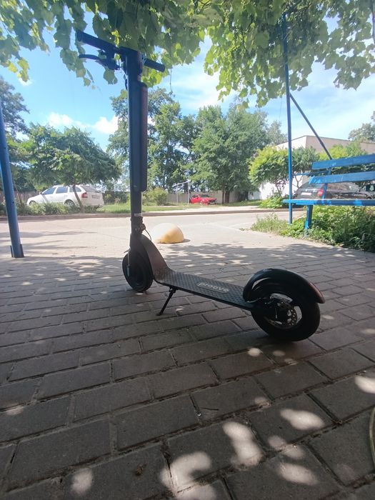 Продам срочно електросамокат Proove