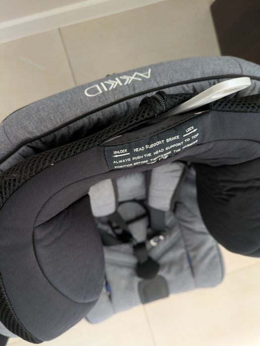 Fotelik samochodowy axkid minikid 2.0 0-25kg